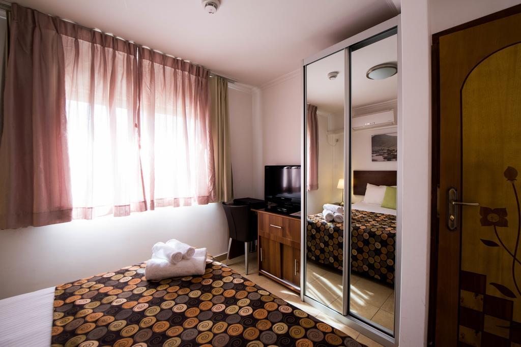 Ramon Suites By Smart Hotels Mitzpe Ramon Exteriör bild