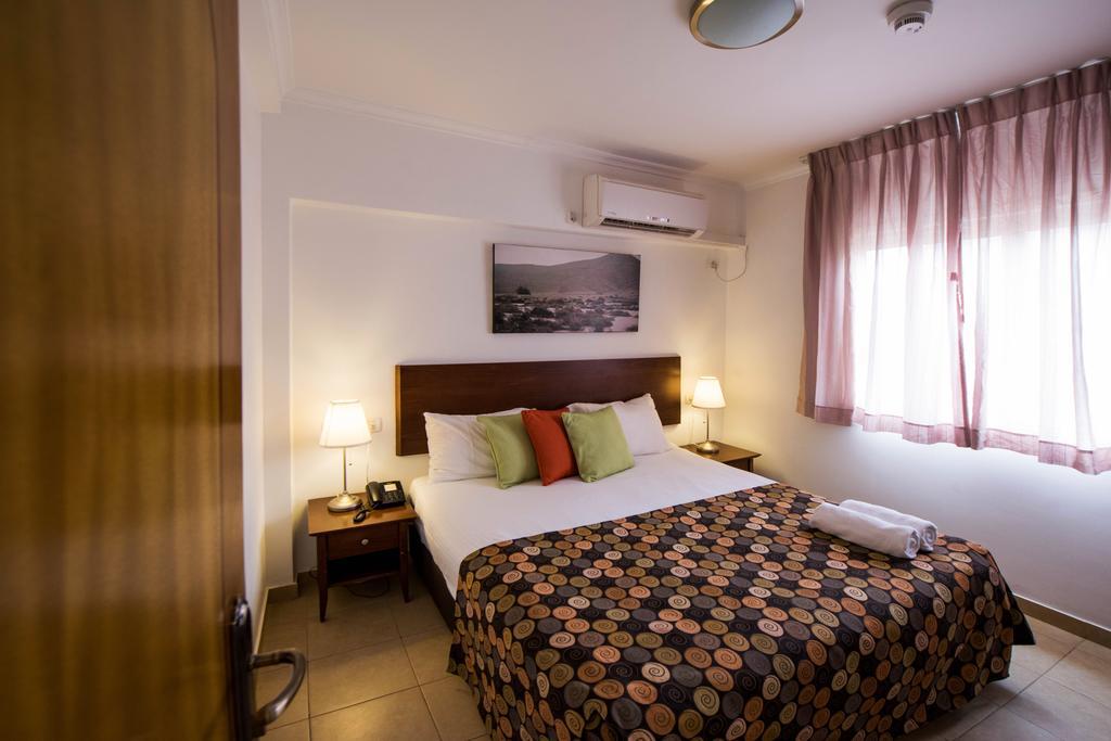 Ramon Suites By Smart Hotels Mitzpe Ramon Exteriör bild