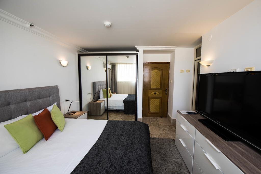 Ramon Suites By Smart Hotels Mitzpe Ramon Exteriör bild