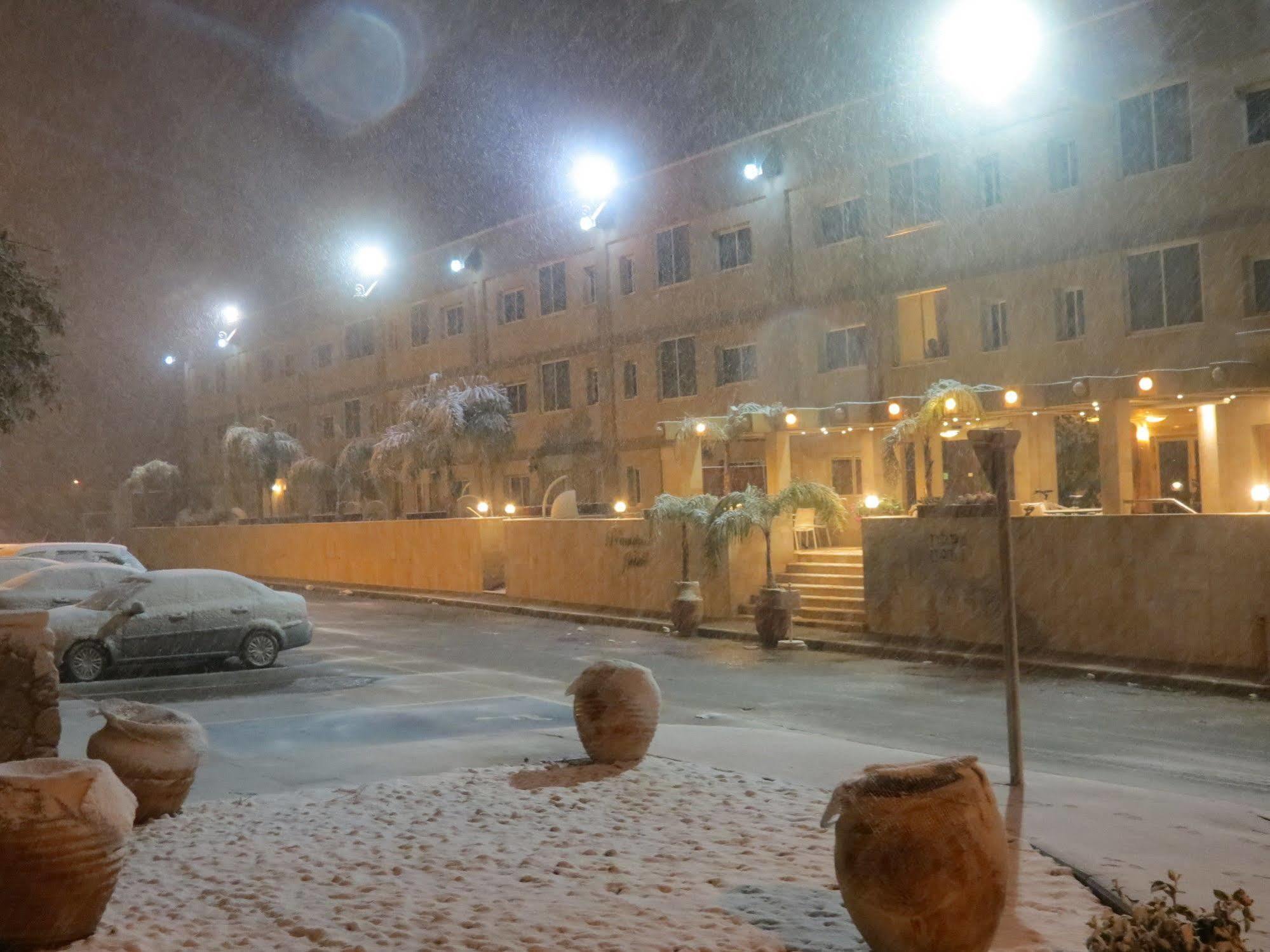 Ramon Suites By Smart Hotels Mitzpe Ramon Exteriör bild