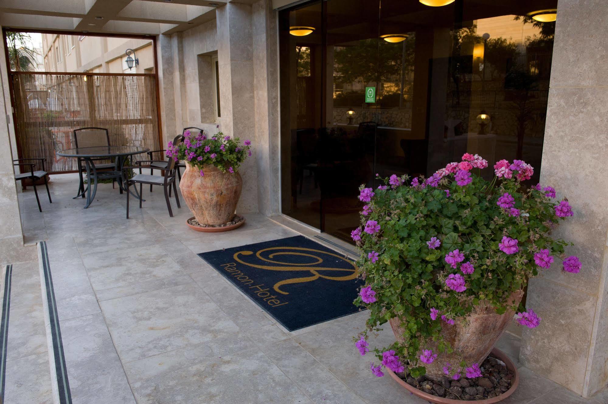 Ramon Suites By Smart Hotels Mitzpe Ramon Exteriör bild